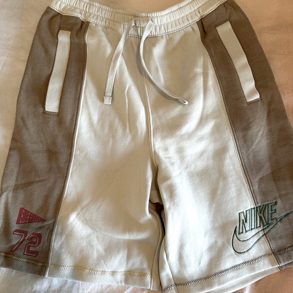 NWT Nike boys size XL cream and tan tie waist sweat shorts